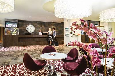 Vastaanotto Jurmala Spa Conference Hotel kylpyl�hotelli Jurmala Latvia kes�loma hotellimatka kaupunkiloma kylpyl�matka perheloma lasten kanssa ABC matkatoimisto