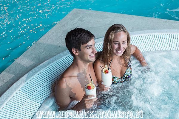 Romanttinen loma ja parisuhdeaikaa kahdestaan Jurmala Spa Conference Hotel kylpyl�hotelli Jurmala Latvia. Miniloma, kaupunkiloma ja hotellimatka. Kylpyl�loma. L�himatkailu. Irtiotto arjesta. Kes�loma majoitus. matkalla. Matkailu. ABC matkatoimisto