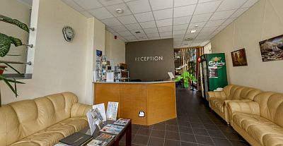 Vastaanotto reception Astra Hotel hotelli P�rnu hotellimatka tarjous kaupunkilomalle ABC matkatoimisto