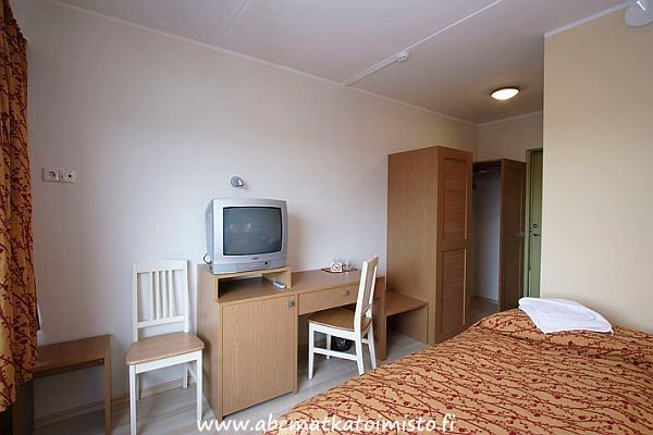 Carolina Hotel hotelli P�rnussa kaupunkiloma standard huone majoitus. Hotellivaraus, miniloma ja perheloma P�rnu Viro ABC matkatoimisto