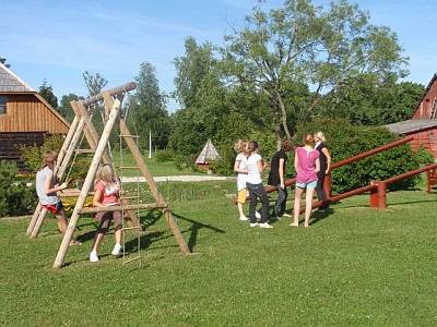 Maria Talu maatilaloma perheloma P�rnu Viro keinu lapsille ABC matkatoimisto