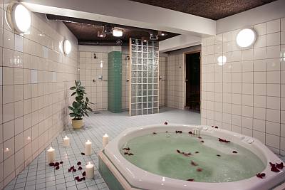 Romanttinen yksityissauna Strand Spa Conference Hotel P�rnu poreallas ABC matkatoimisto