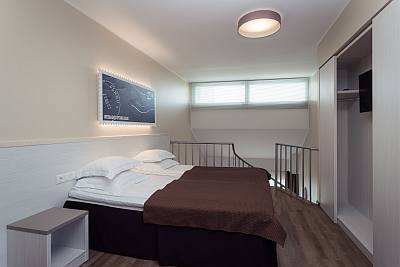 Strand Spa Conference Hotel P�rnu Junior sviitti makuuhuone ylakerta ABC matkatoimisto