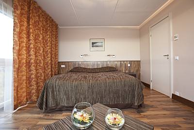 Strand Spa Conference Hotel P�rnu Marine Deluxe huone s�nky majoitus ABC matkatoimisto
