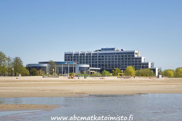 Tervise Paradiis Hotel P�rnussa vesipuisto ja kylpyl�hotelli P�rnun ranta alueella. Rantaloma P�rnussa. Miniloma, kylpyl�loma, perheloma ja hotellivaraus P�rnuun ABC matkatoimisto