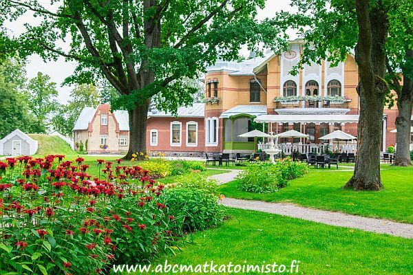 Villa Ammende Hotel hotelli P�rnu Viro. Romanttinen, hotellivaraus, miniloma, kaupunkiloma ja perheloma lasten kanssa P�rnussa ABC matkatoimisto