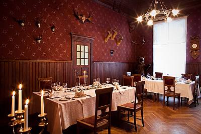 Villa Ammende hotelli p�rnu mets�styssali huting hall ABC matkatoimisto