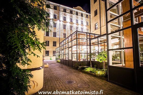 Hestia Hotel Jugend hotelli Riika Latvia. Miniloma ja kaupunkiloma Riikaan Latviaan. Kes�loma tarjous. L�himatkailu. Hotellimatka. Romanttinen loma. ABC matkatoimisto