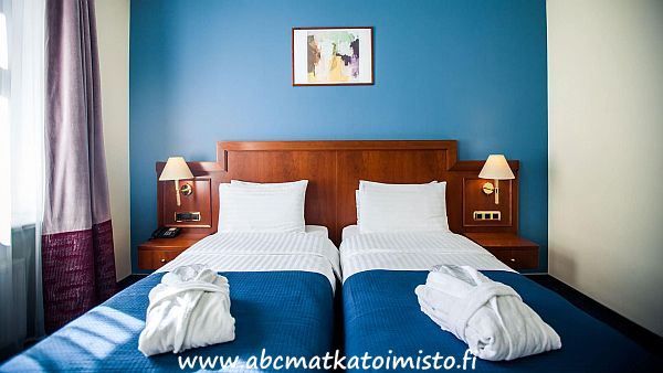 Hestia Hotel Jugend hotellii Riika Latvia superior kahden hengen huone. Hotellivaraus, kaupunkiloma ja miniloma Riiassa huonevaraus hotellitarjous ABC matkatoimisto