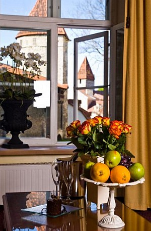 Baltic Hotel Imperial Tallinna vanha kaupunki ravintola ikkuna ABC matkatoimisto
