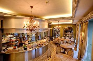 Baltic hotel Vana Wiru Tallinna vanha kaupunki ravintolassa ABC matkatoimisto