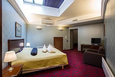 Hestia Hotel Barons Tallinna vanha kaupunki Deluxe kahden hengen huone hotellivaraus huonevaraus hotellitarjous ABC matkatoimisto