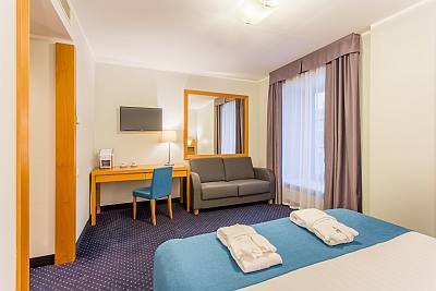 Hestia Hotel Ilmarine hotelli Tallinna deluxe kahden hengen huone hotellivaraus huonevaraus hotellitarjous ABC matkatoimisto