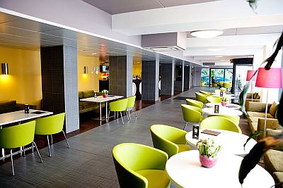 Kalev Spa Hotel kylpylahotelli Tallinna vanha kaupunki aula ABC matkatoimisto