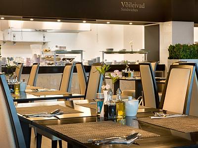 Park Inn by Radisson Meriton Spa Tallinna Bistro Mary ravintola aamiainen ABC matkatoimisto