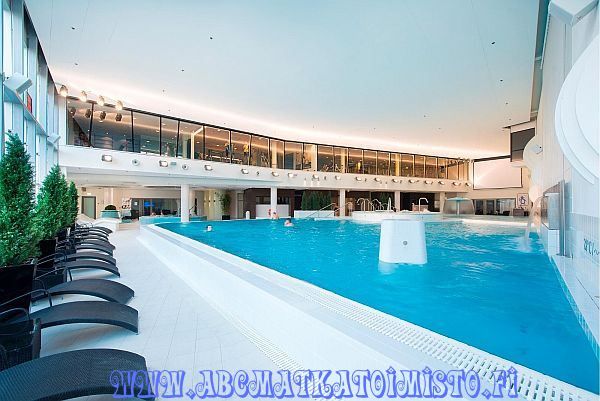 Park Inn by Radisson Meriton Conference Spa Hotel hotelli Tallinna Viro. Miniloma,  kaupunkiloma ja hotellimatka varaus. L�himatkailu ja loma tarjous ABC matkatoimisto