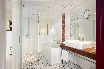 Nordic Hotel Forum Tallinna double deluxe pesuhuone ABC matkatoimisto