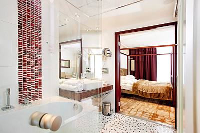 Nordic Hotel Forum Tallinna double deluxe kylpyhuone sanky ABC matkatoimisto