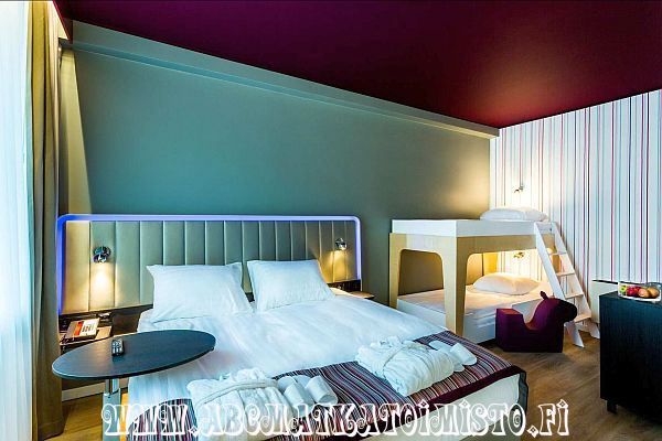 Park Inn by Radisson Central Tallinn hotelli Tallinna perheloma. Perhehuone. perhematka. perhematkailu.  Lasten kanssa reissussa. Perhepaketti.  Perhematka. Miniloma. Kaupunkiloma. hotellimatka. ABC matkatoimisto