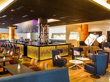 Radisson Bly Sky Hotel Tallinn lobby bar ABC matkatoimisto allasosasto