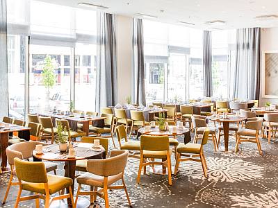 Radisson Blu Sky Hotel Tallinn hotellimatka kaupunkiloma lomamatka hotelli varaus Seasons ravintola ruokailu ABC matkatoimisto