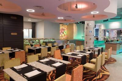 Tallink Spa Conference Spa Hotel kylpyl�hotelli Tallinna Ravintola Nero buffet illallinen ryhm�ruokailu menu ABC matkatoimisto