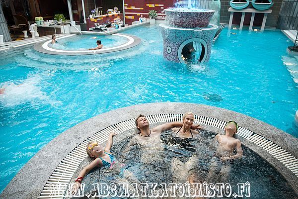 Tallink Spa Conference Hotel Tallinna kylpyl�hotelli kylpyl�loma sauna ja allaosasto.  hotellimatka perheloma Kylpyl�matka Rentoutuminen. Hemmottelua Irtiottoarjesta. Miniloma. Kaupunkiloma ABC matkatoimisto