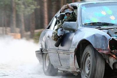 Paintball autolla taistelu Motor paintball Tallinna ohjelma ABCmatkatoimisto