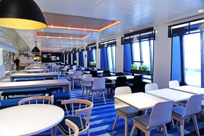 Laivalla Helsingist� Tallinnaan Tallink Silja shuttle Ms Megastar autopaketti moottoripy�r�ll� reittimatka ruokailu ravintola ABC matkatoimisto