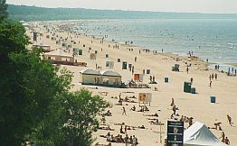 Matkat Jurmalaan Latviaan kuvassa Jurmalan hiekkaranta