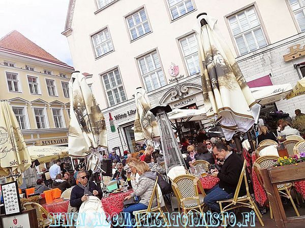 Maikrahv ravintola raatihuoneentori Tallinna vanha kaupunki lounas tyky virkistysp�iv� ryhm�ruokailu illallinen sy�minki ABC matkatoimisto