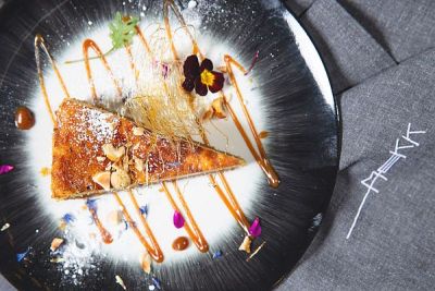 MEKK ravintola Tallinna Radisson Collection hotellissa. lounas illallinen ryhm�ruokailu illanvietto Virolainen keitti� Pikkujoulu Tyky ABC matkatoimisto